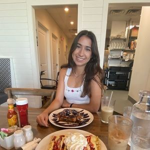 Meet your Posher, Anna